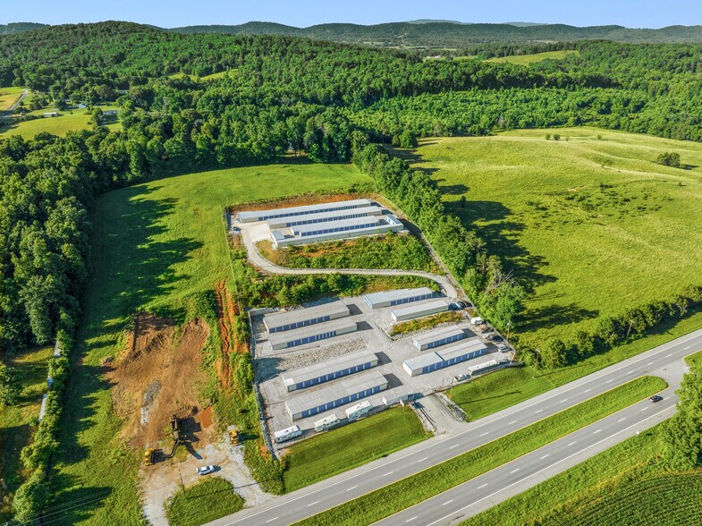 Rocky Top Self Storage Portfolio portefeuille de 1 propriétés à vendre sur LoopNet.ca - Photo du bâtiment - Image 3 de 100