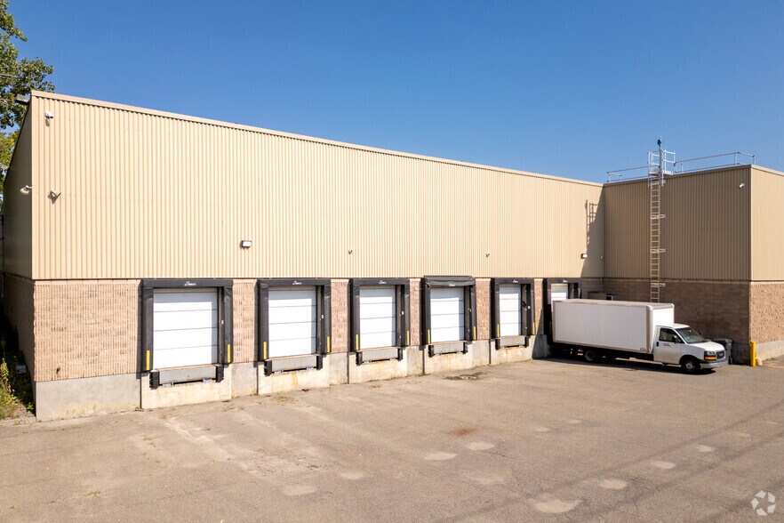 9800 Rte Transcanadienne, Montréal, QC for lease - Building Photo - Image 2 of 7