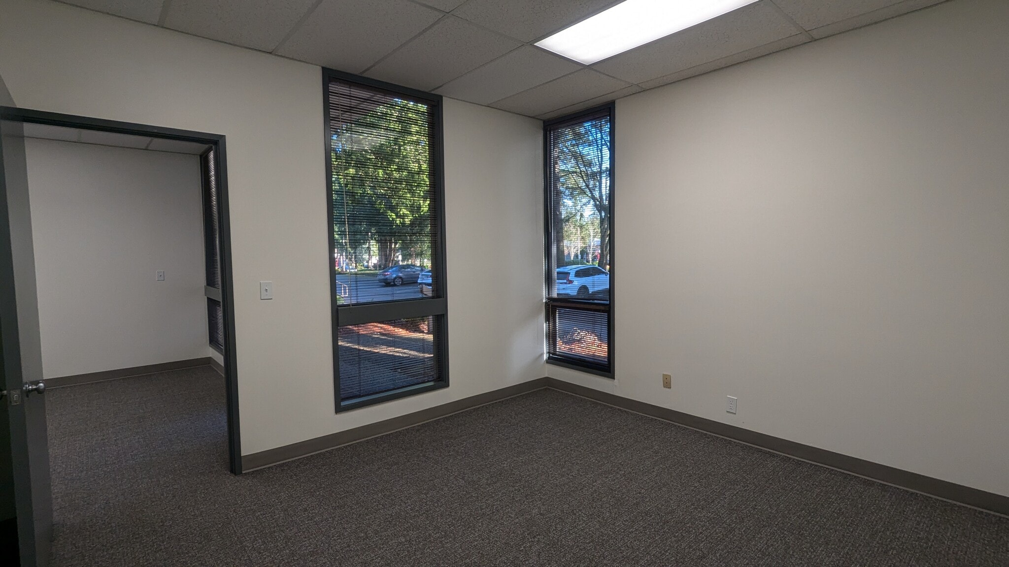 4002-4014 148th Ave NE, Redmond, WA for lease Building Photo- Image 1 of 3