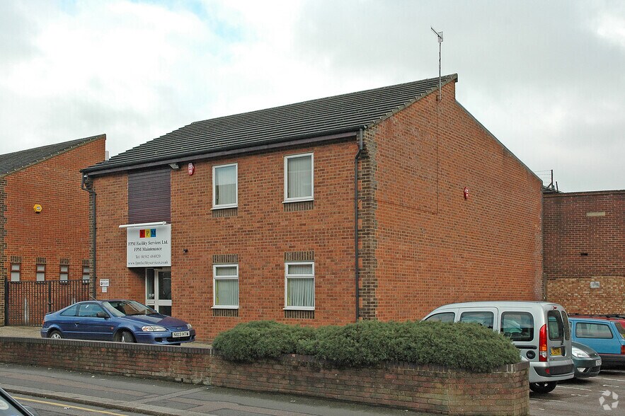35-37 Hastings St, Luton à vendre - Photo du bâtiment - Image 2 de 2