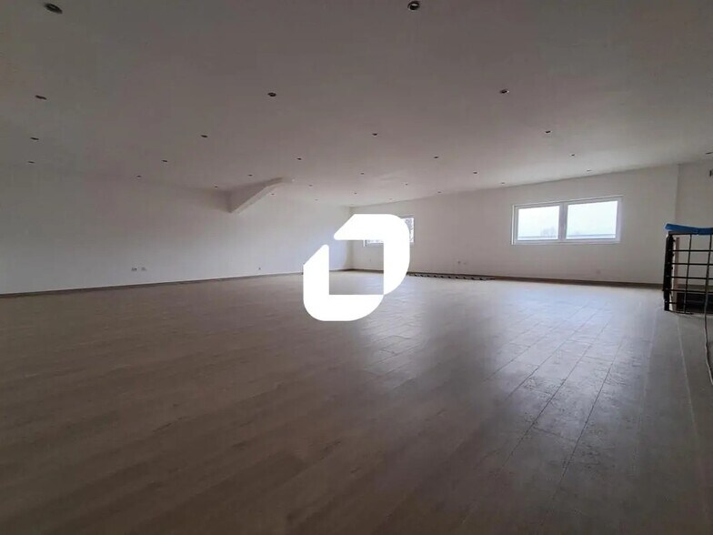 Bureau dans Fretin à louer - Photo intérieure - Image 3 de 6