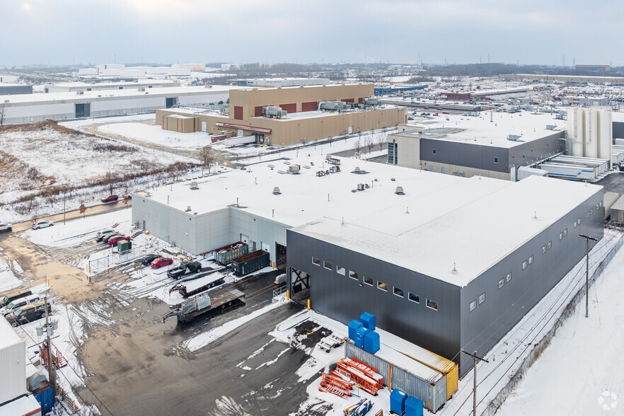 3805 Rue Dollard-Desjardins, Montréal, QC for sale - Building Photo - Image 3 of 4