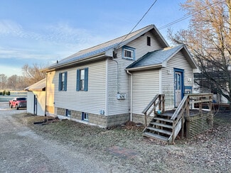 Plus de détails pour 422 W Maple St, Hartville, OH - Multi-résidentiel à vendre
