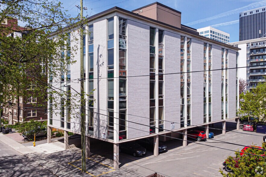 309 Cooper St, Ottawa, ON à louer - Photo du bâtiment - Image 1 de 1