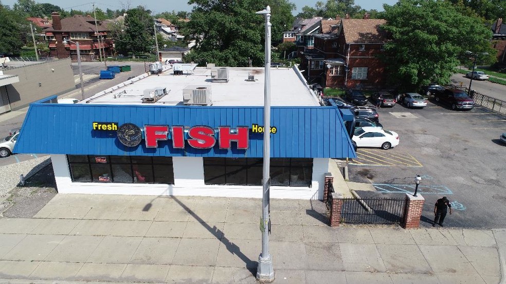 11820 Woodward Ave, Highland Park, MI for sale - Building Photo - Image 3 of 4