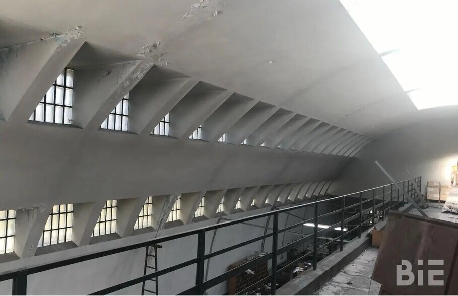 Office in Bordeaux for lease - Building Photo - Image 3 of 8