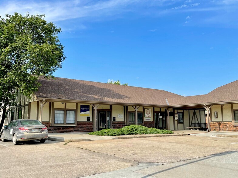 2721 W 6th St, Lawrence, KS à vendre - Photo principale - Image 1 de 2