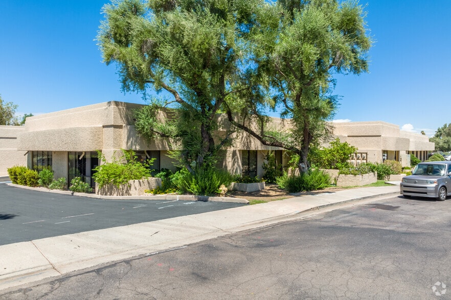 8040-8050 E Morgan Trl, Scottsdale, AZ for lease - Building Photo - Image 3 of 9