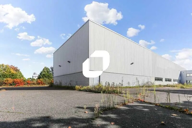 Bureau dans Lisses à louer - Photo du bâtiment - Image 2 de 14