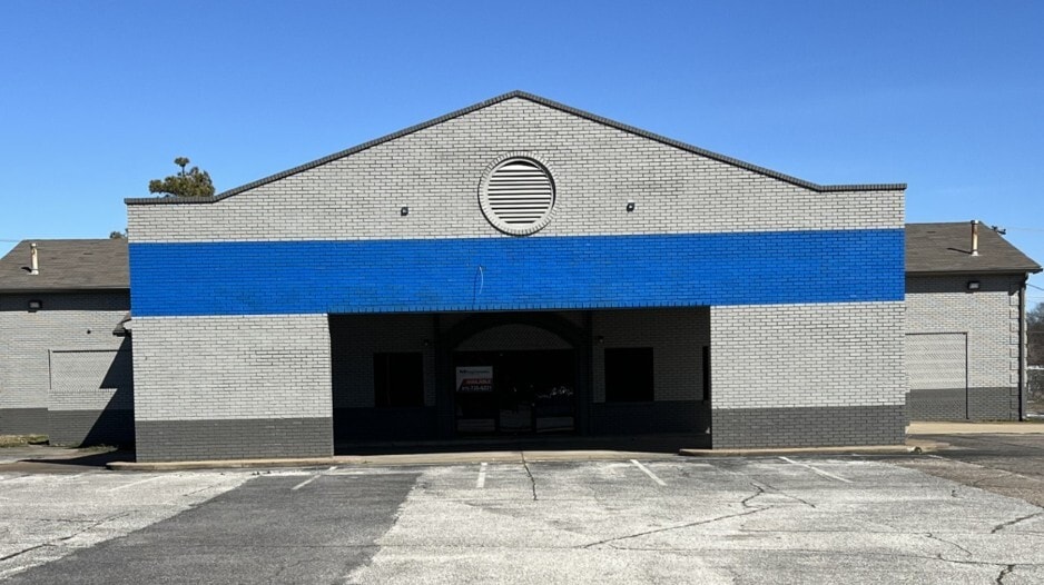 1600 E Broadway Ave, West Memphis, AR for sale - Building Photo - Image 1 of 8