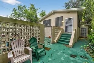 975 SW 37th Ave, Miami, FL à vendre - Photo du bâtiment - Image 2 de 15