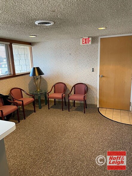 70 N Miller Rd, Akron, OH à louer - Photo du bâtiment - Image 3 de 10