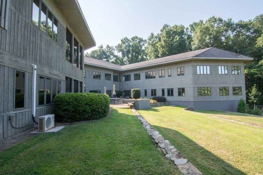 874 S Pleasantburg Dr, Greenville, SC à vendre - Photo principale - Image 1 de 1