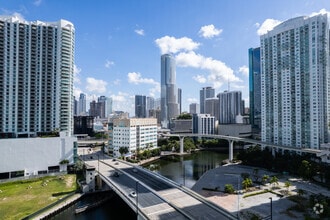 100 SE 2nd St, Miami, FL - Aerial  map view