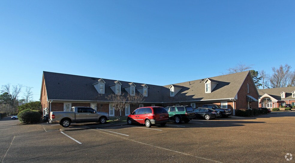 5888 Ridgewood Rd, Jackson, MS à louer - Photo du bâtiment - Image 3 de 3