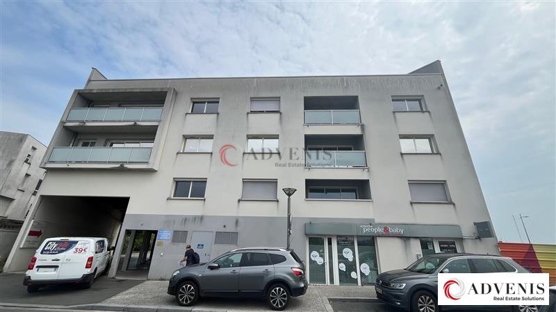 Office in Lormont for sale - Building Photo - Image 1 of 7