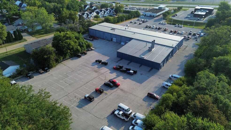 4410 Merle Hay Rd, Des Moines, IA à louer - Photo du bâtiment - Image 3 de 7