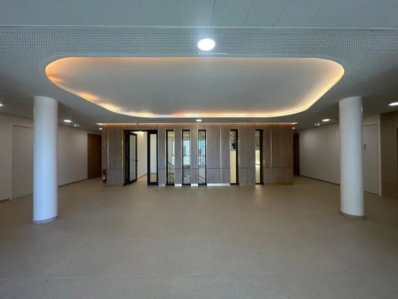Office in Genas for lease Building Photo- Image 1 of 9
