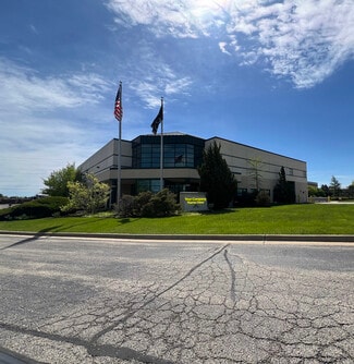 More details for 933 Tower Rd, Mundelein, IL - Industrial for Sale