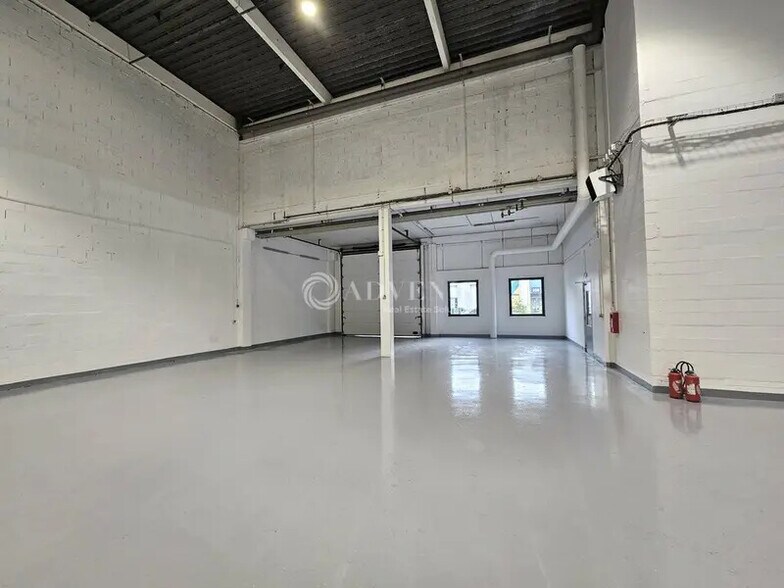Office in Gennevilliers for lease - Interior Photo - Image 1 of 40