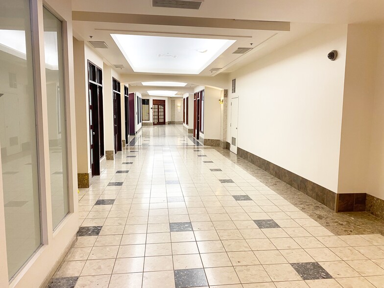 1 Av Wood, Westmount, QC à vendre - Photo intérieure - Image 2 de 16