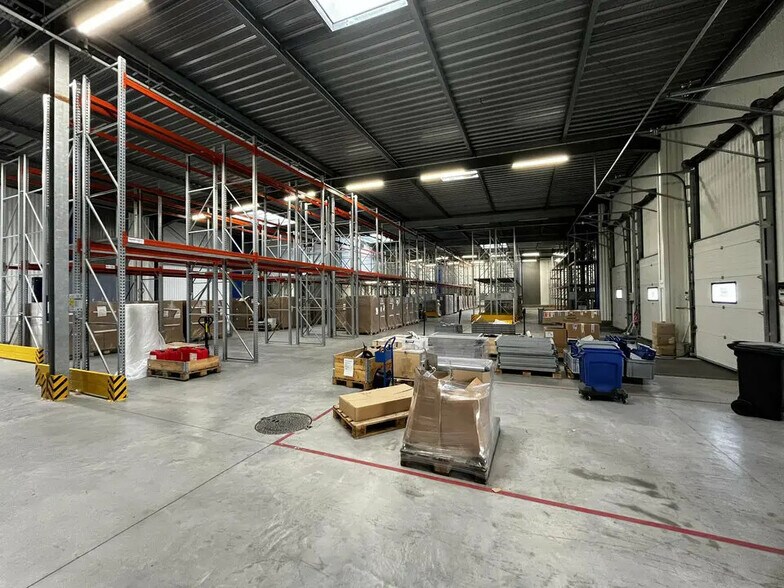 Flex in Obernai for lease - Building Photo - Image 2 of 16