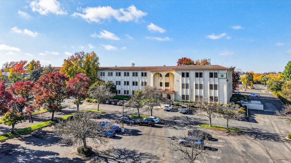 6060 Sunrise Vista Dr, Citrus Heights, CA à vendre - Photo du bâtiment - Image 1 de 21