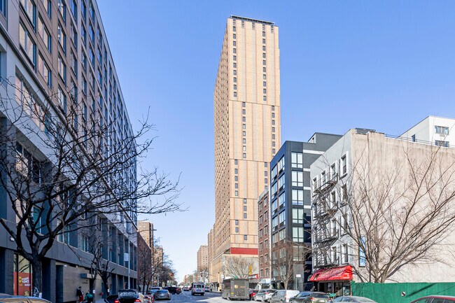 More details for 1681 Madison Ave, New York, NY - Retail for Lease