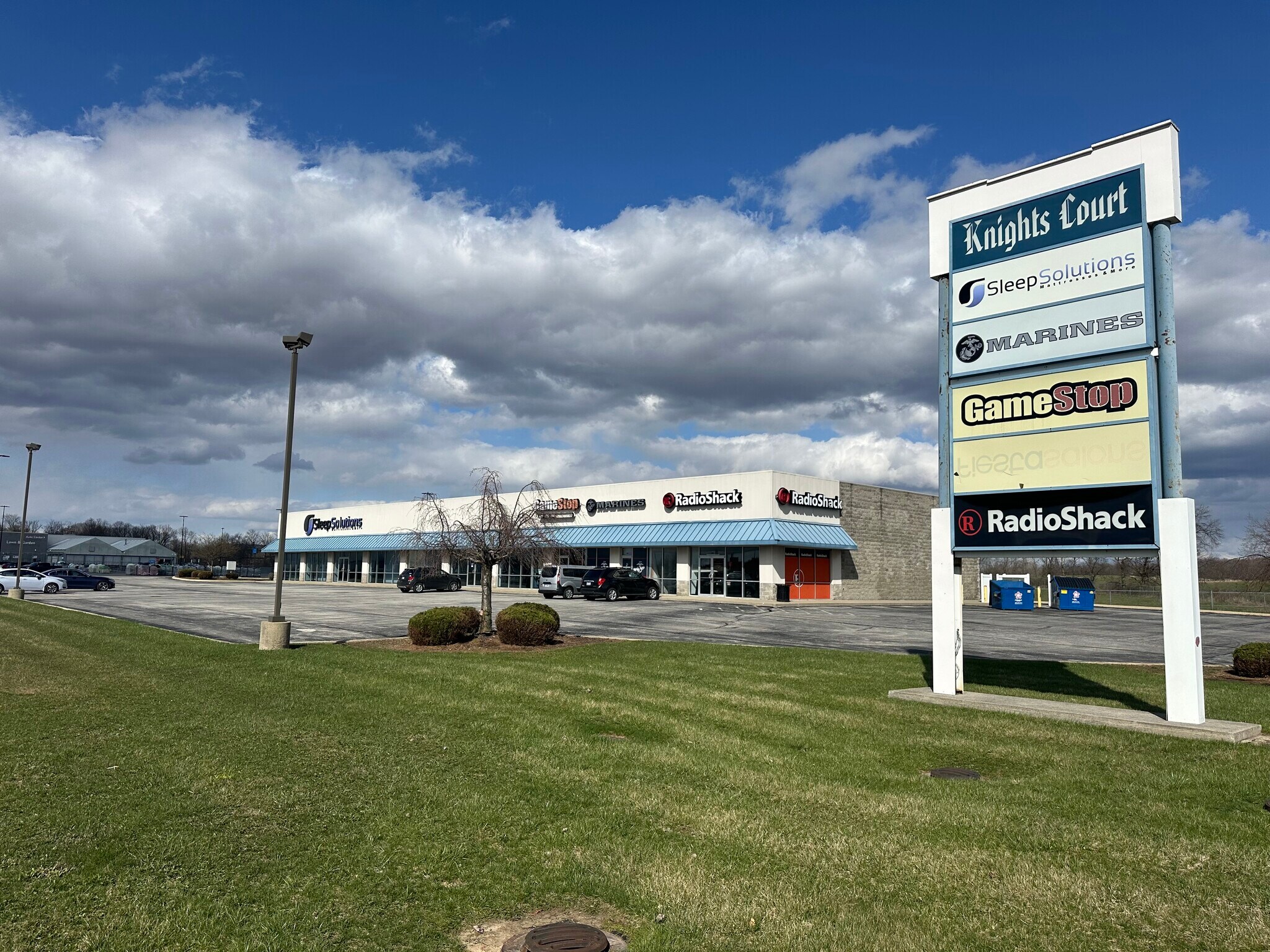 2513-2521 E North St, Kendallville, IN for lease Building Photo- Image 1 of 12