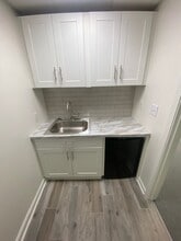 419 E Crossville Rd, Roswell, GA for lease Building Photo- Image 2 of 7