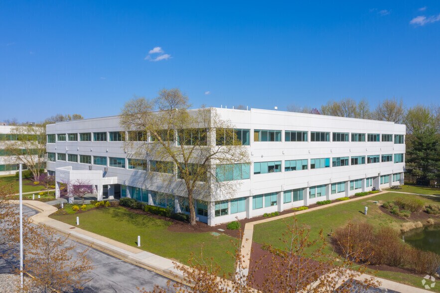 100 Commerce Dr, Newark, DE à louer - Photo du bâtiment - Image 1 de 19