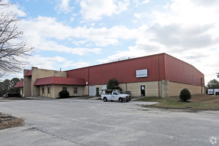 6579 Delilah Rd, Egg Harbor Township, NJ à louer - Photo du bâtiment - Image 2 de 5