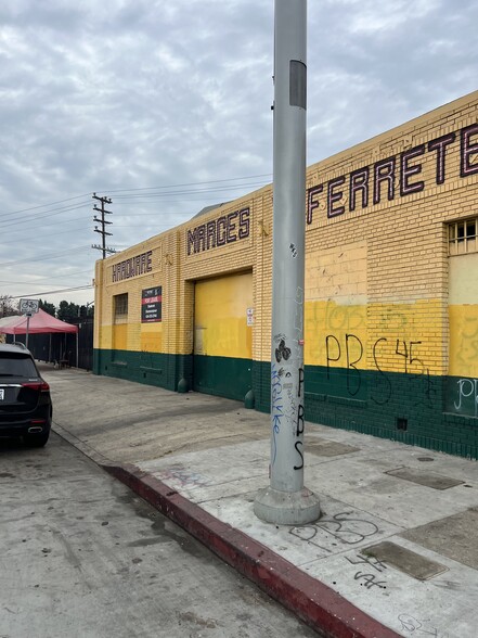 4500 S Main St, Los Angeles, CA à louer - Photo du bâtiment - Image 3 de 13