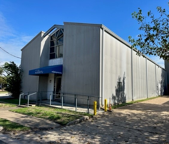 2613 Saint St, Houston, TX for lease - Building Photo - Image 1 of 13