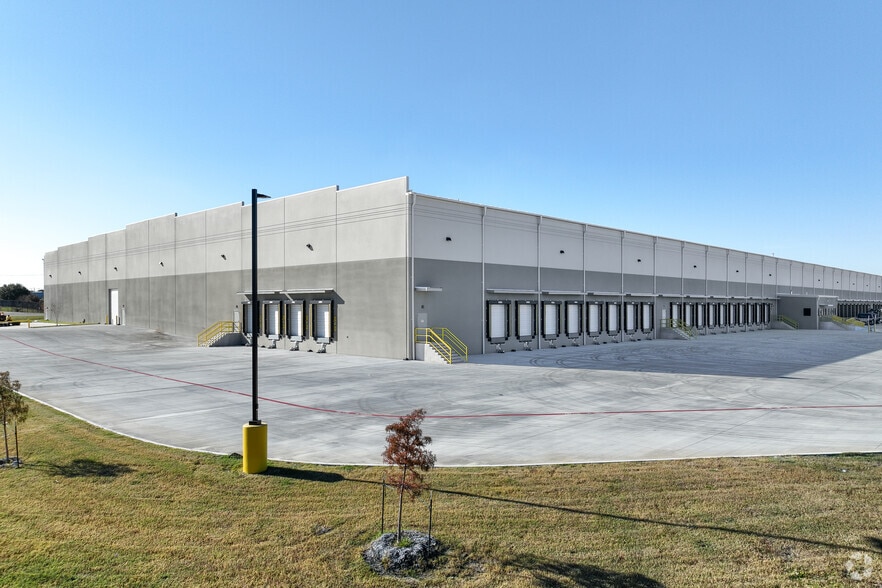 901 S 2nd Ave, Mansfield, TX for lease - Building Photo - Image 1 of 15