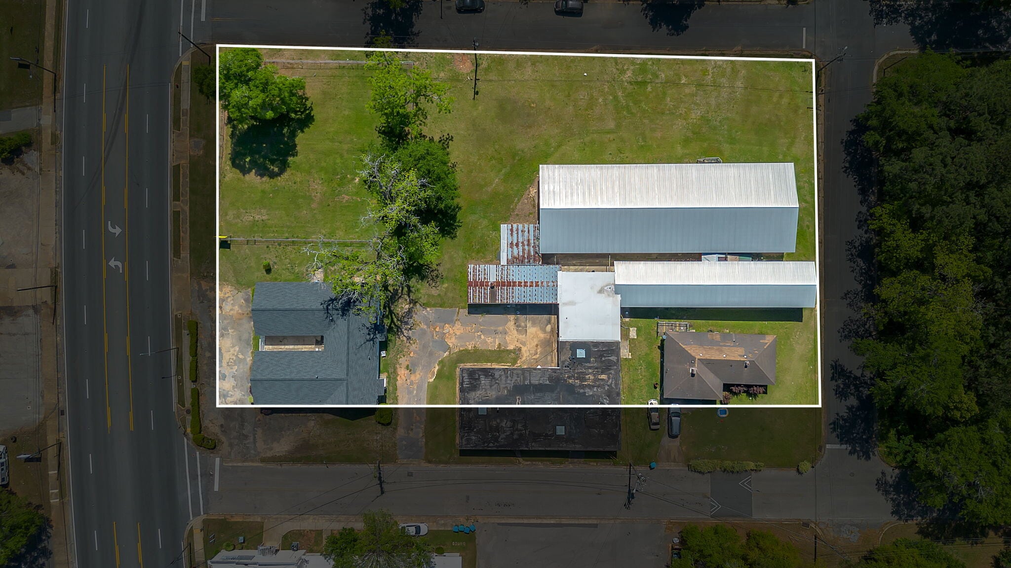 Office / Warehouse / Vacant Parcel portfolio of 2 properties for sale on LoopNet.ca Building Photo- Image 1 of 25