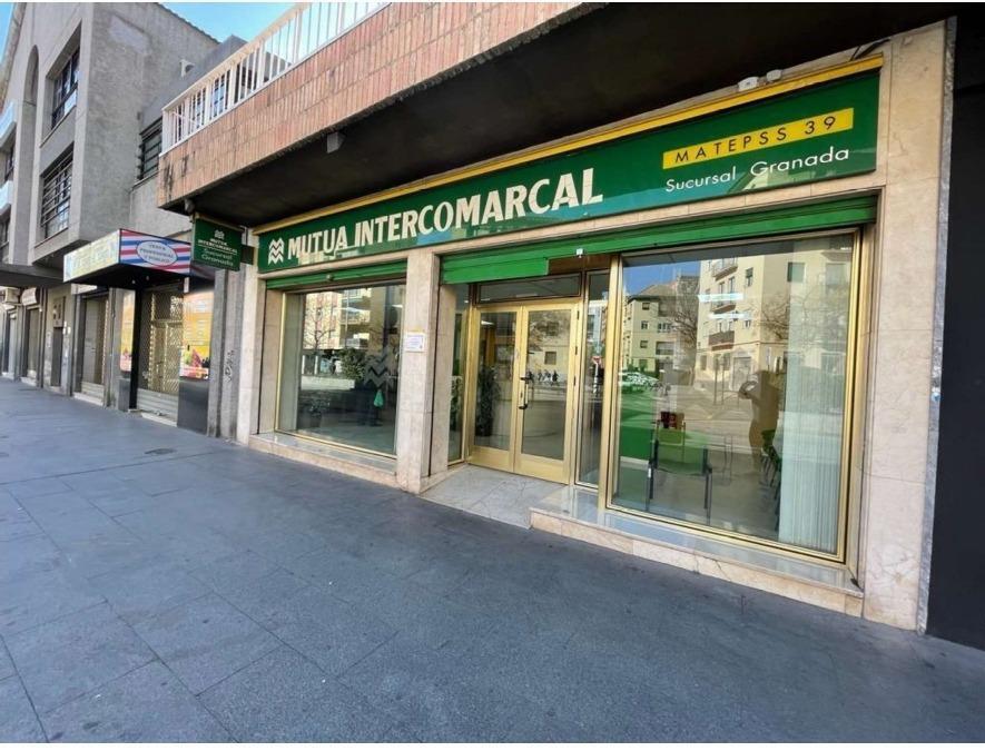 Retail in Granada, Granada for lease Building Photo- Image 1 of 5