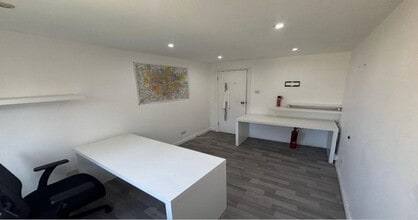 78 High St, Caterham for lease Interior Photo- Image 2 of 4