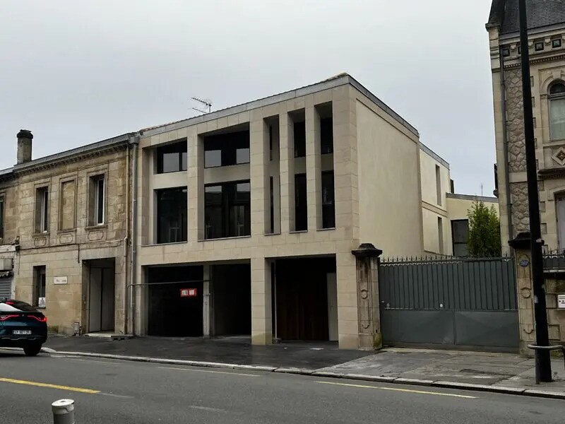 Bureau dans Bordeaux à louer Photo du bâtiment- Image 1 de 13
