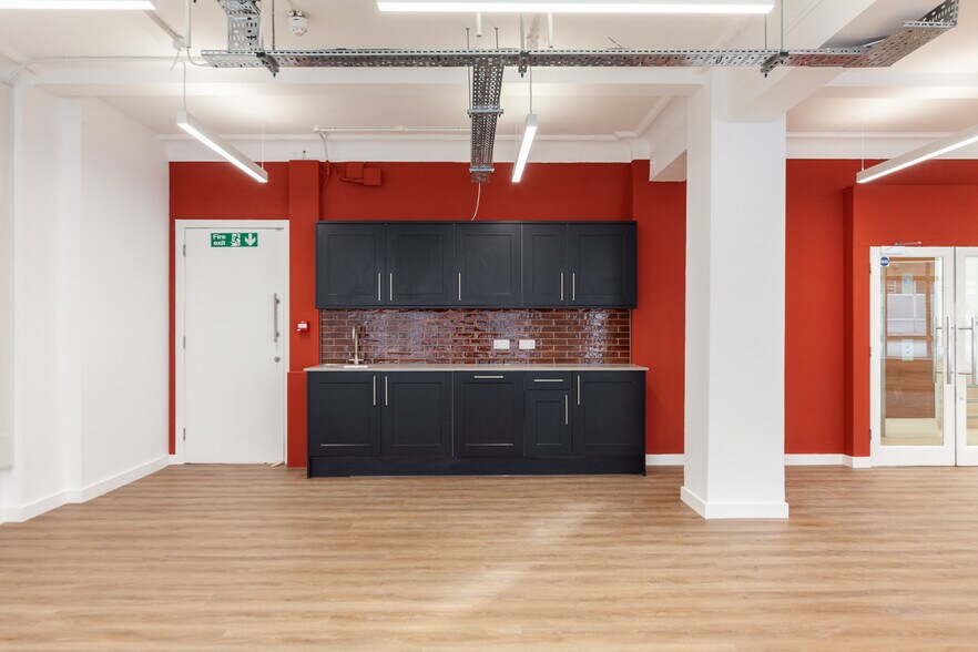 23-35 Great Titchfield St, Londres à louer - Photo du bâtiment - Image 3 de 11