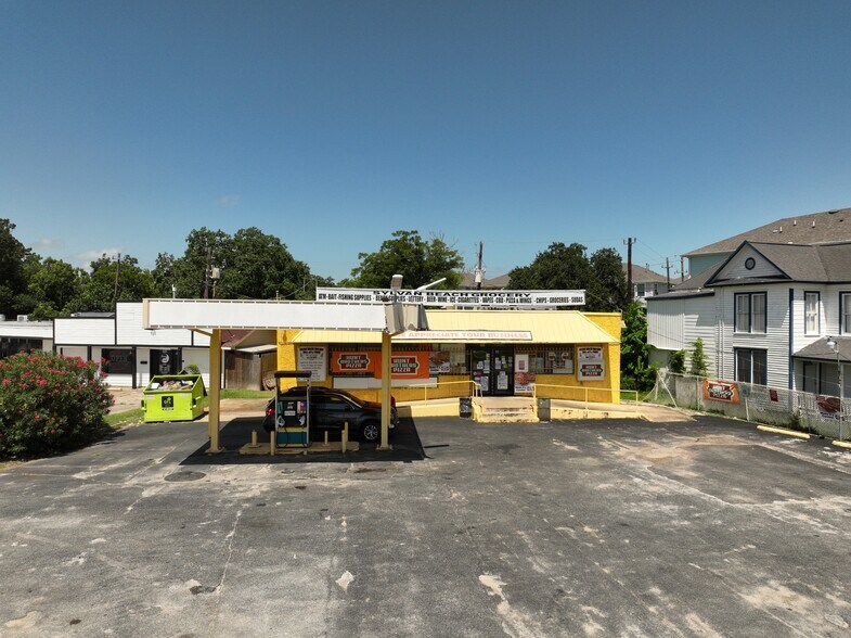 1105 San Jacinto St, La Porte, TX for sale - Building Photo - Image 2 of 21