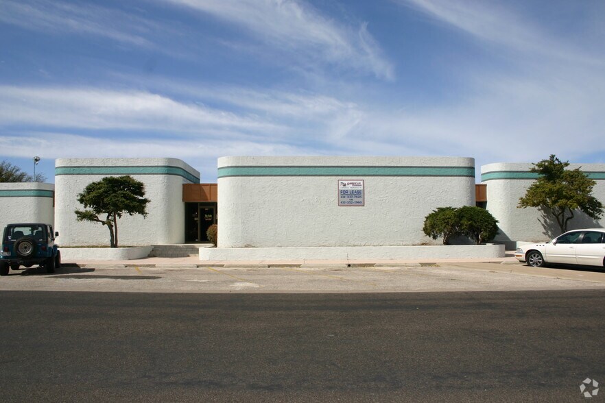 835 Tower Dr, Odessa, TX à louer - Photo du bâtiment - Image 2 de 5