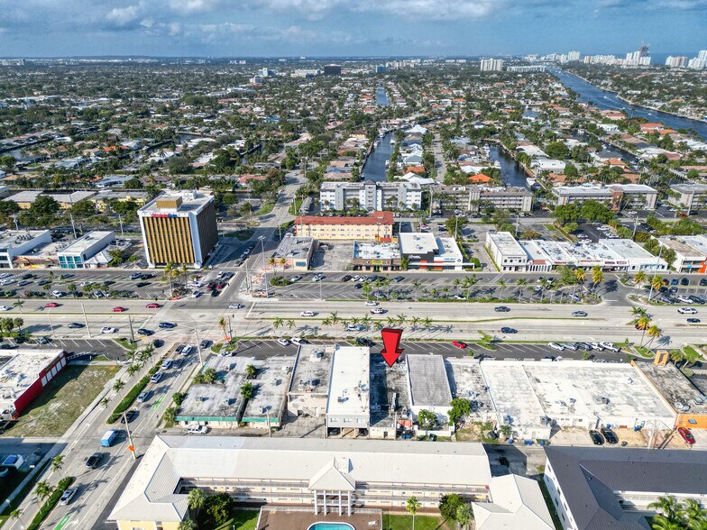 3016 E Commercial Blvd, Fort Lauderdale, FL à vendre - Photo du bâtiment - Image 2 de 18