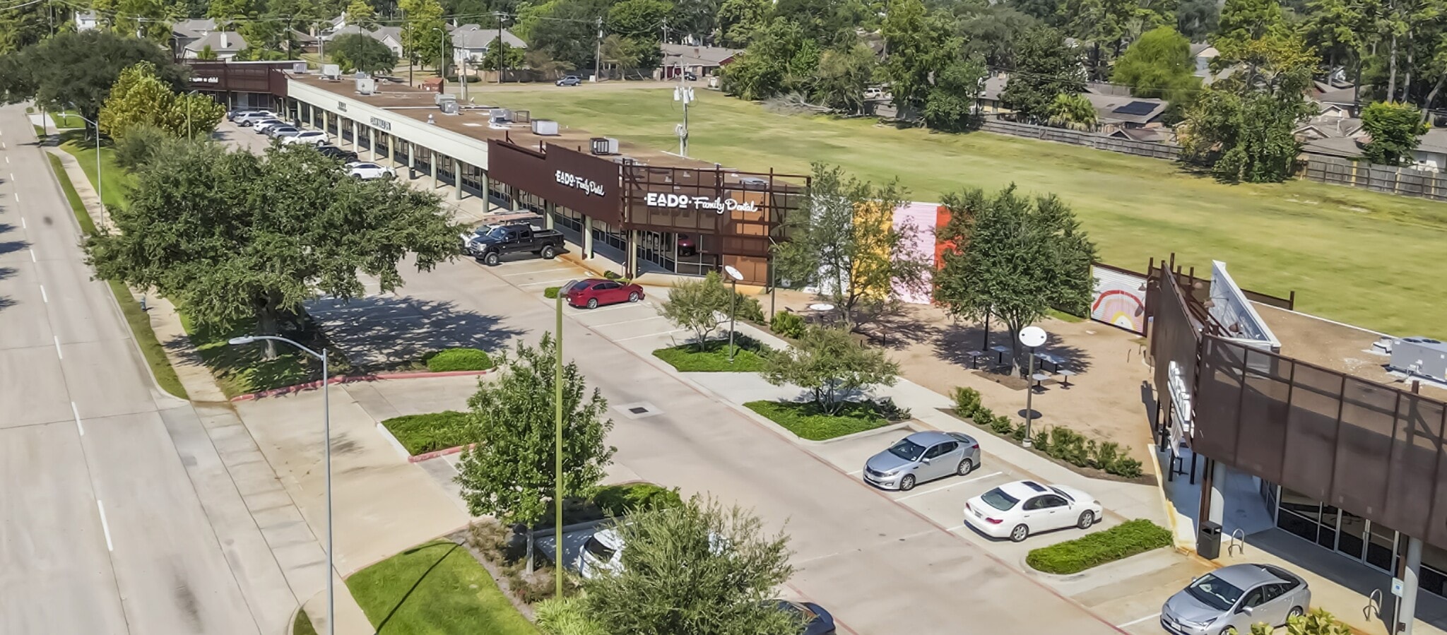 1102 Pinemont Dr, Houston, TX for lease Primary Photo- Image 1 of 4