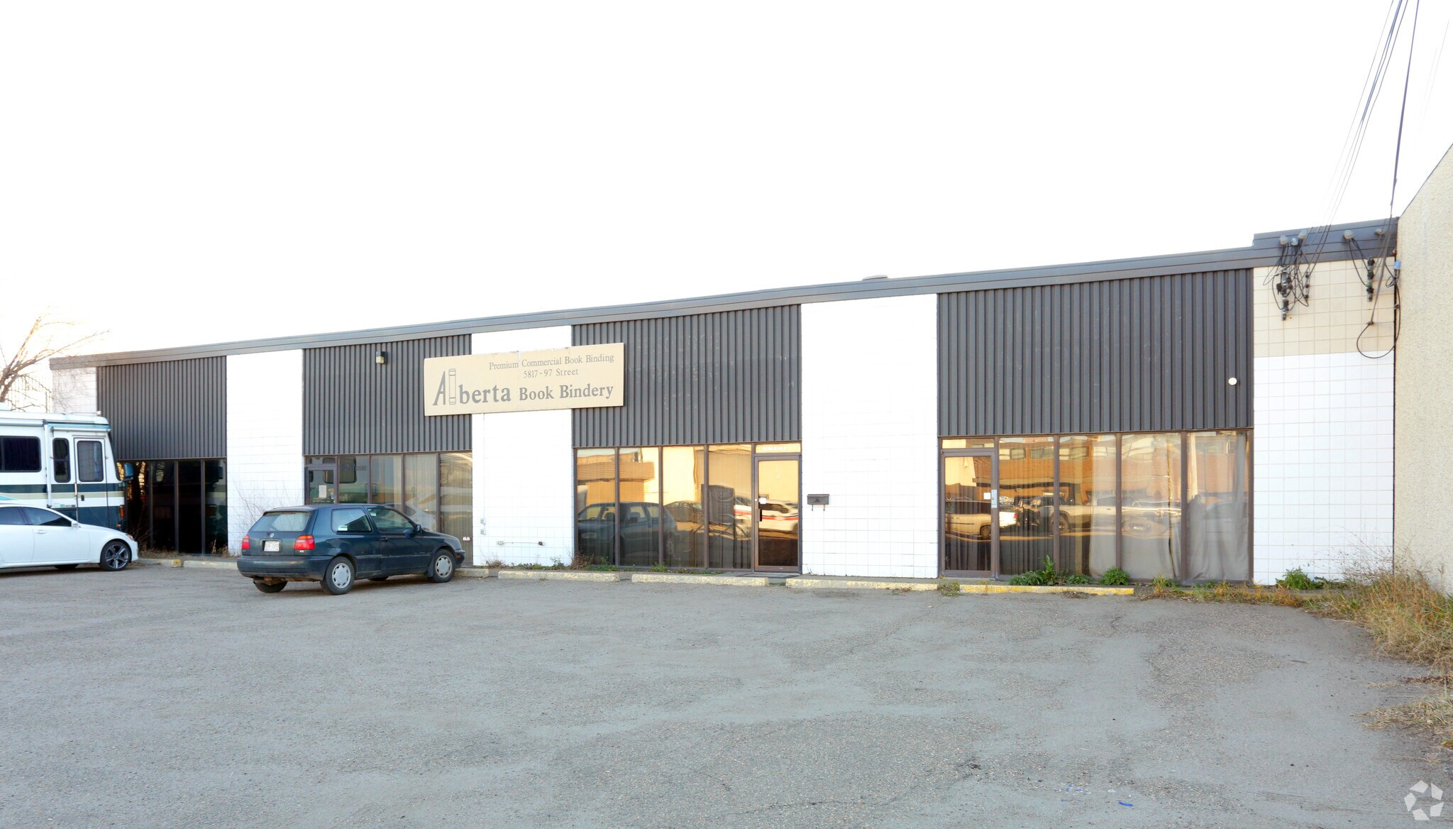 5817 97th St NW, Edmonton, AB for lease Primary Photo- Image 1 of 5