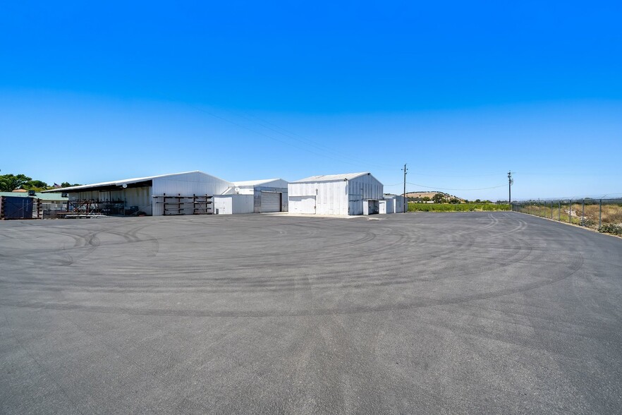 2320 Ramada Dr, Paso Robles, CA for lease - Building Photo - Image 3 of 19