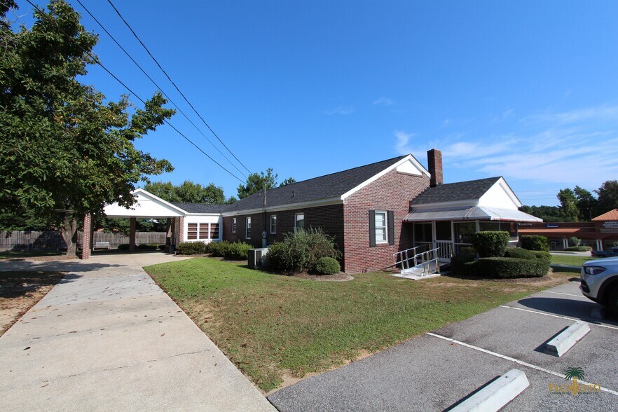 2400 2nd Loop Rd, Florence, SC à vendre - Photo du bâtiment - Image 2 de 3