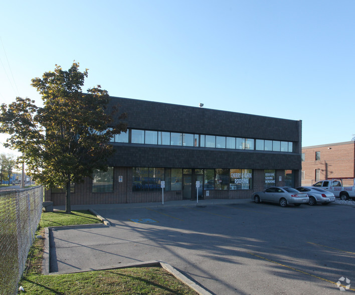 2624 Royal Windsor Dr, Mississauga, ON for lease - Building Photo - Image 2 of 5