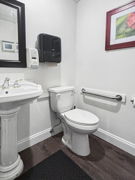 8751 E Hampden Ave, Denver, CO à vendre - Photo du bâtiment - Image 2 de 40