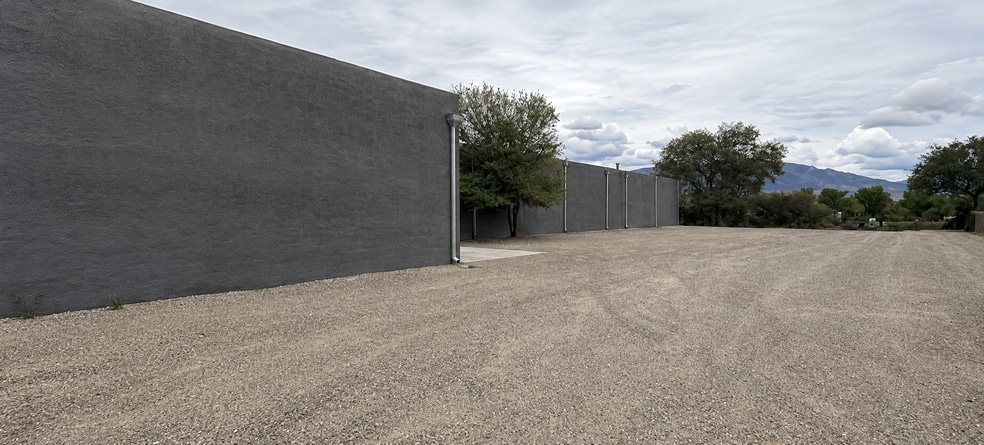 335 Academy Dr, Corrales, NM for lease - Building Photo - Image 2 of 11